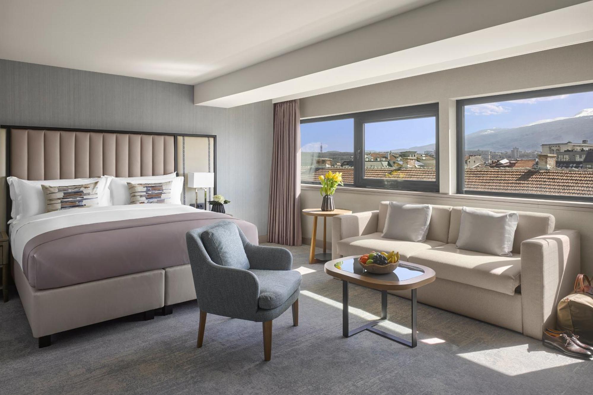 Family King Suite with Double Sofa Bed,749638010:JPEG