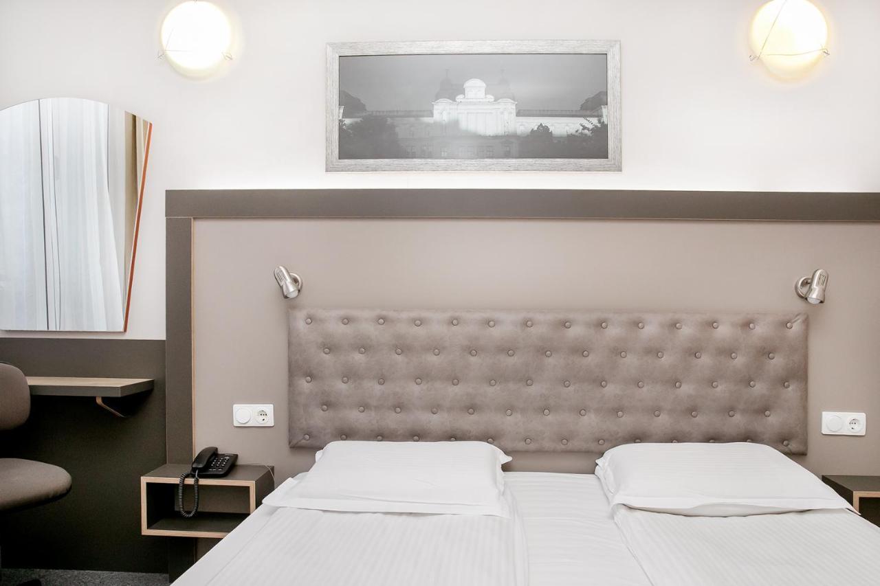 One-Bedroom Suite,757959601:JPEG